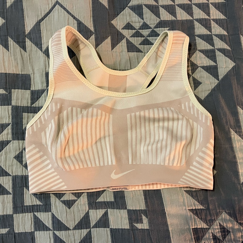 Nike Flyknit Sports Bra